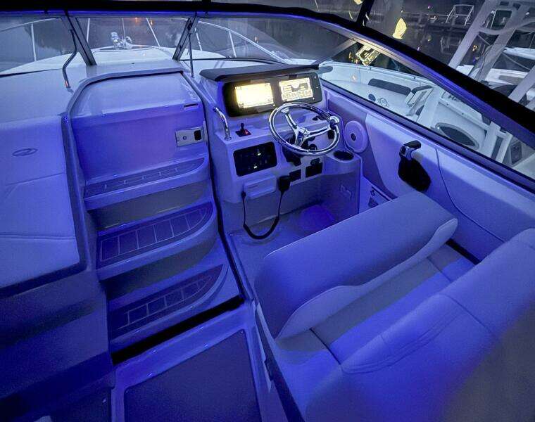 27ft Regal Yacht For Sale
