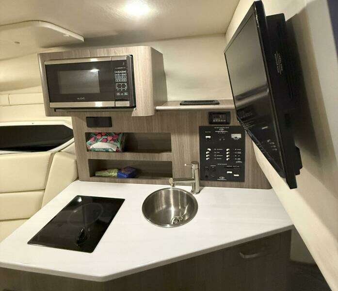 27ft Regal Yacht For Sale