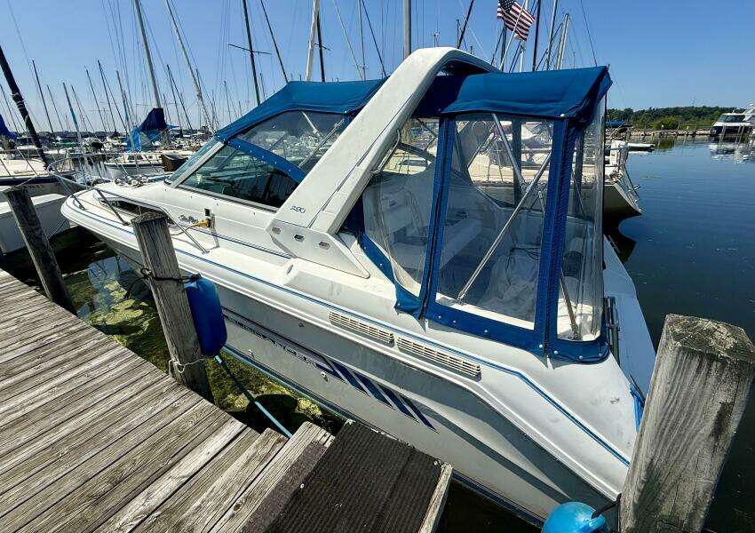 29ft Sea Ray Yacht For Sale