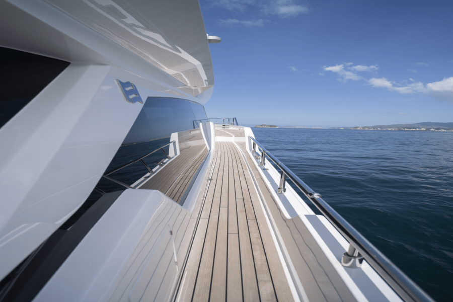 73ft Ferretti Yacht For Sale