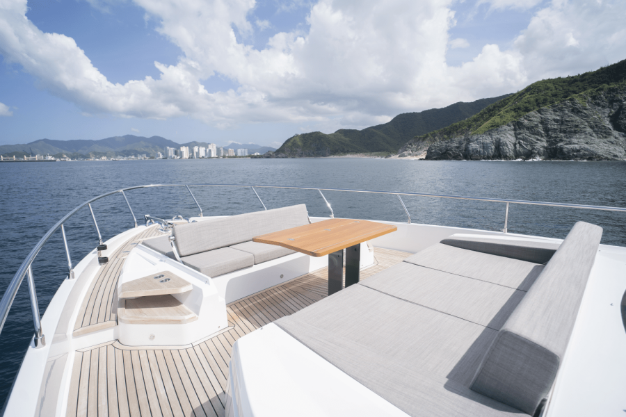 73ft Ferretti Yacht For Sale