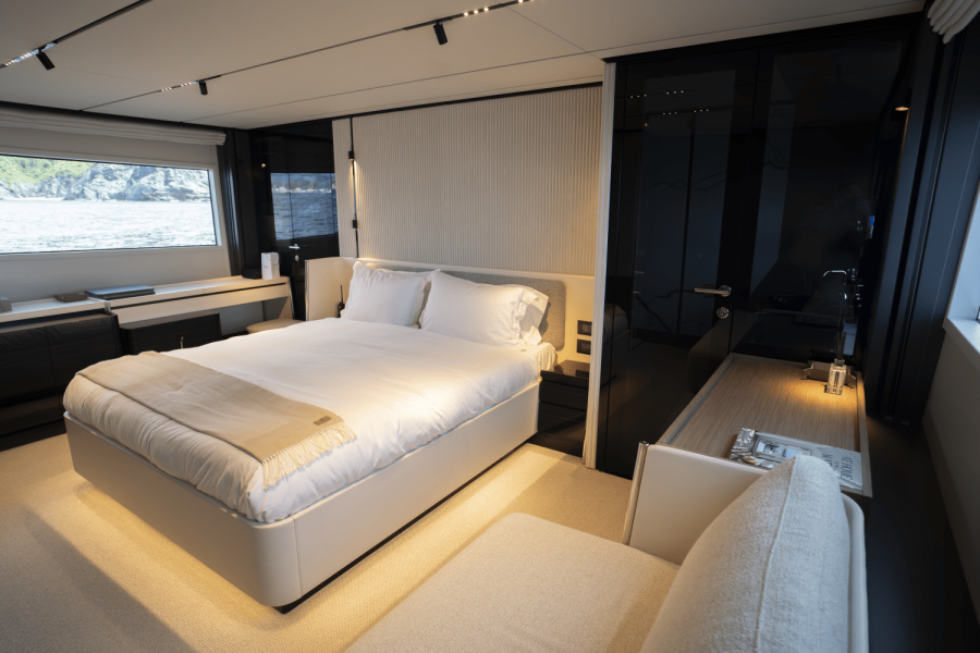 73ft Ferretti Yacht For Sale