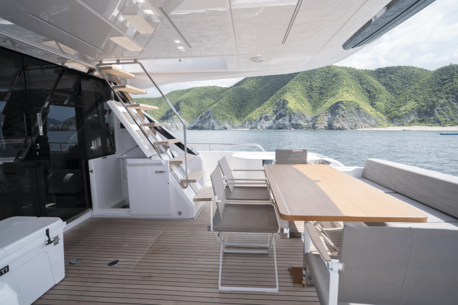 73ft Ferretti Yacht For Sale