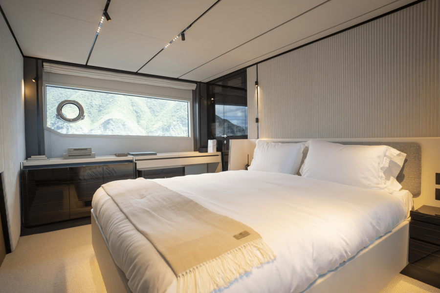 73ft Ferretti Yacht For Sale