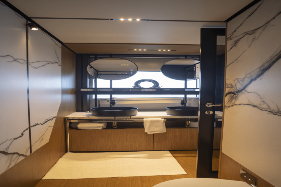 73ft Ferretti Yacht For Sale