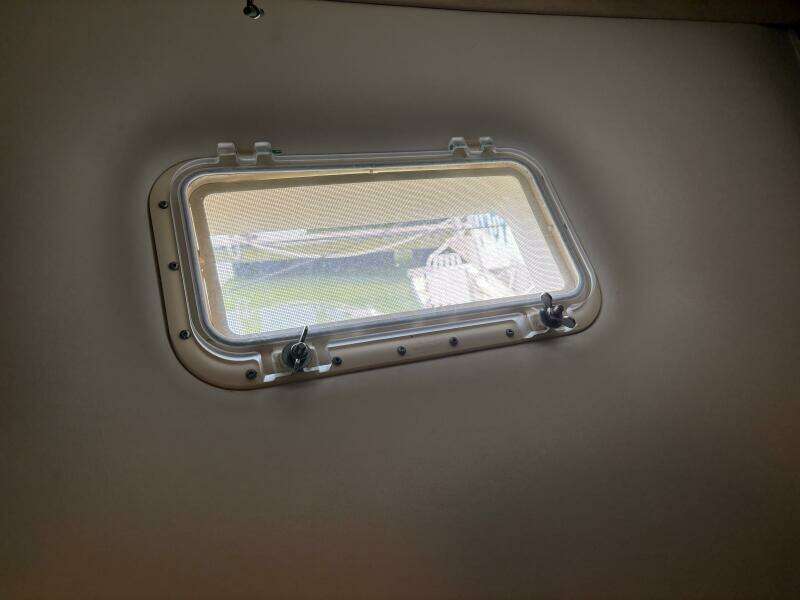 1985 Hatteras 60 Enclosed Bridge