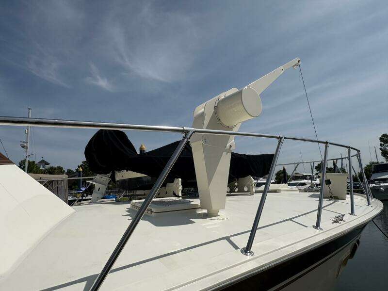1985 Hatteras 60 Enclosed Bridge