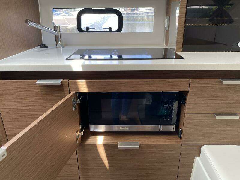 Rosie 3 35ft Jeanneau Yacht For Sale