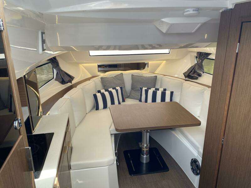 Rosie 3 35ft Jeanneau Yacht For Sale
