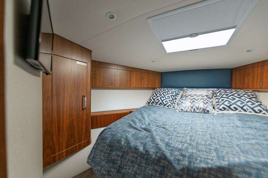 2018 Hatteras GT45X Flybridge