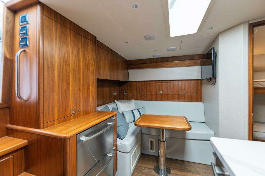 2018 Hatteras GT45X Flybridge