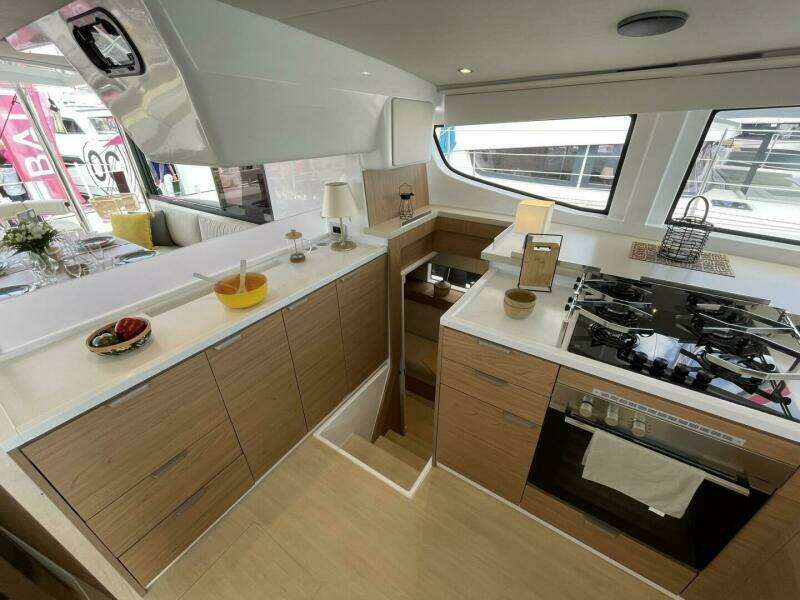 Bali 4.4 Galley 2