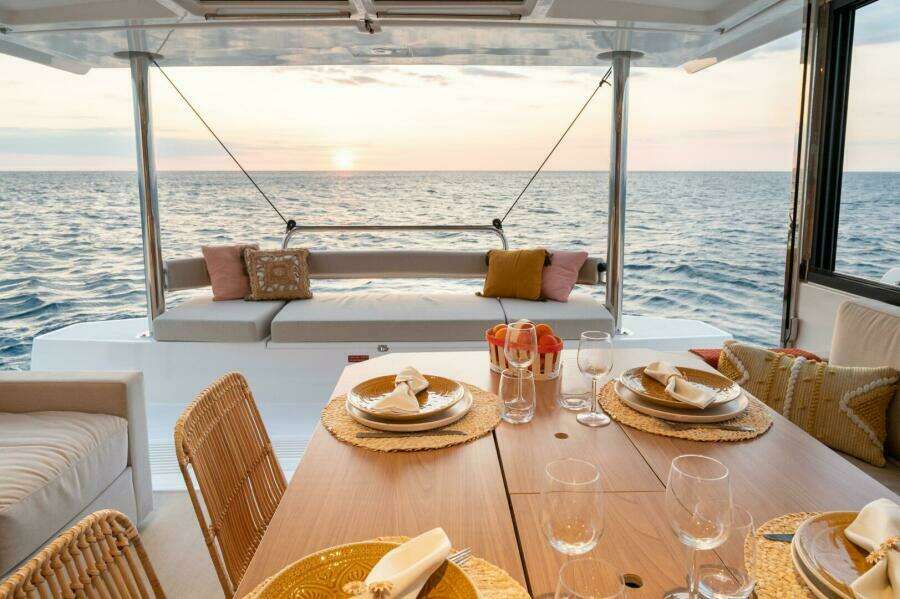 Bali 4.4 Dining Table 2