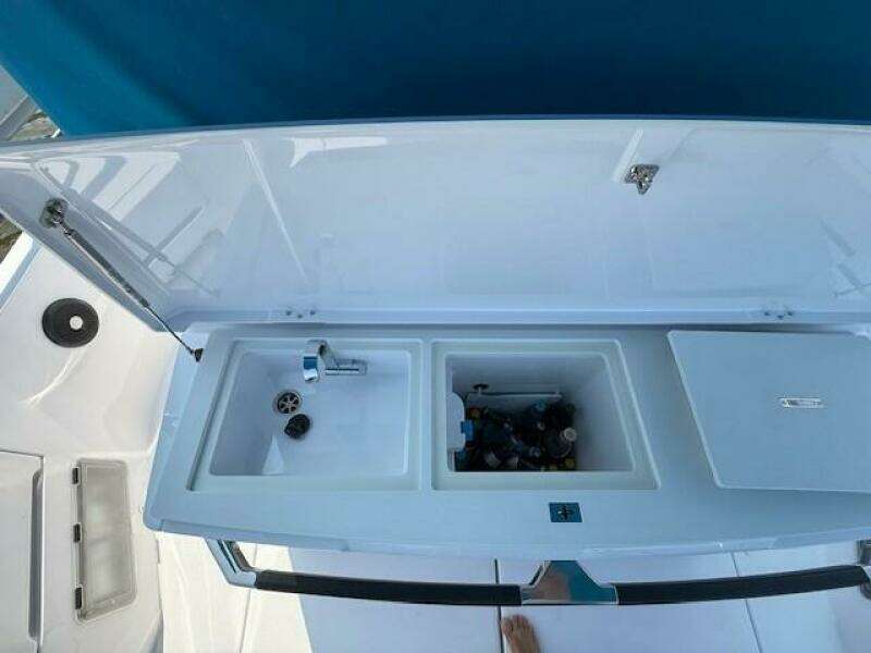 37ft Axopar Yacht For Sale