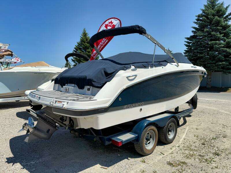 22ft Four Winns Yacht For Sale
