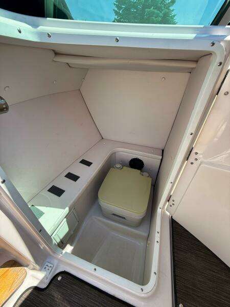 22ft Four Winns Yacht For Sale