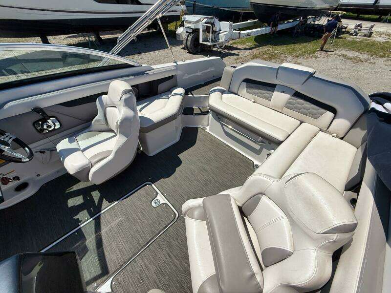 22ft Four Winns Yacht For Sale