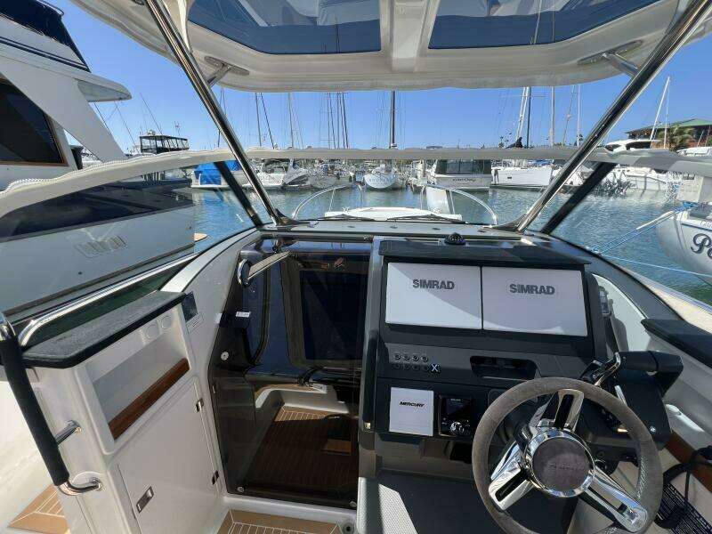 30ft Nimbus Yacht For Sale