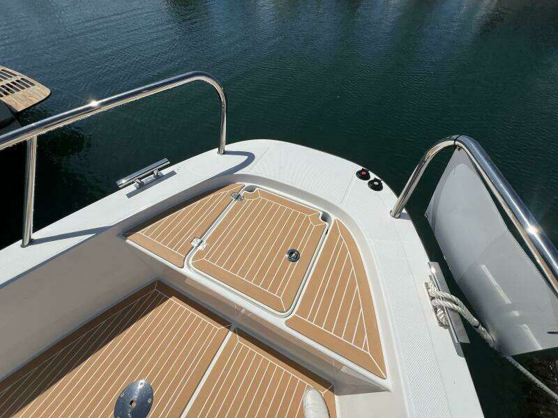 30ft Nimbus Yacht For Sale