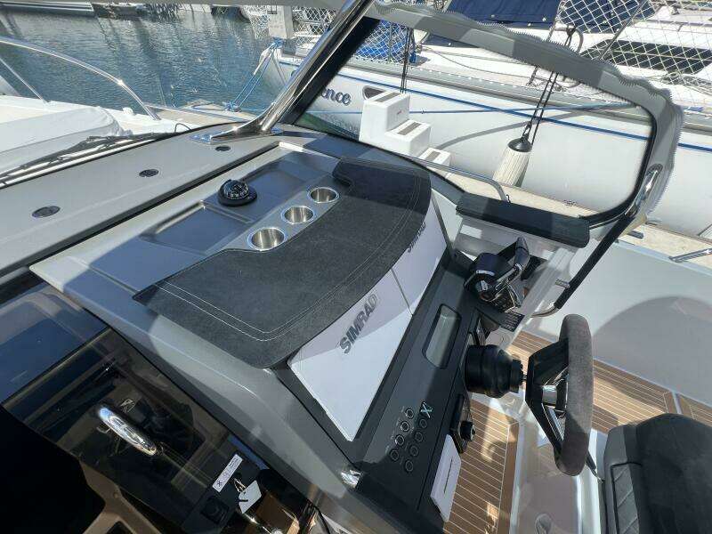 30ft Nimbus Yacht For Sale