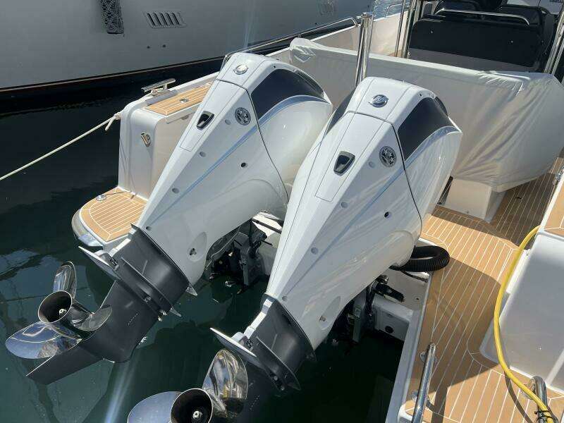30ft Nimbus Yacht For Sale