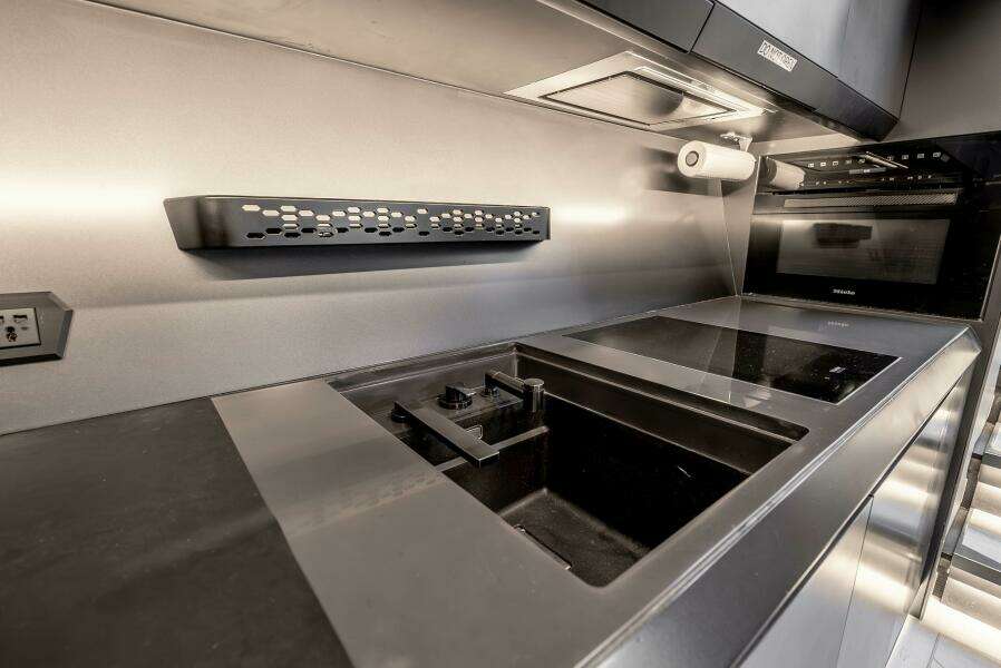 2023 Tecnomar 63 Lamborghini - Galley