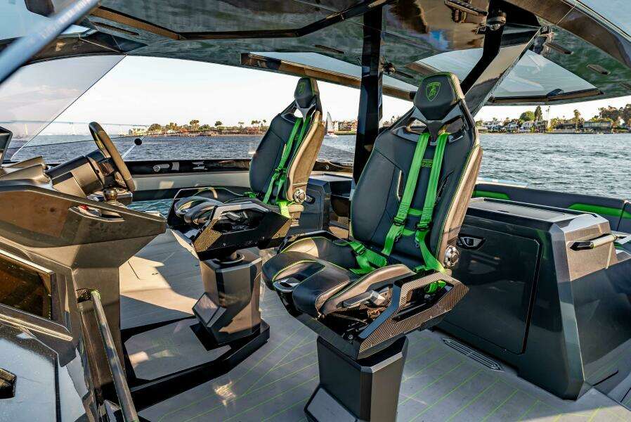 2023 Tecnomar 63 Lamborghini - Helm/Captains Chairs