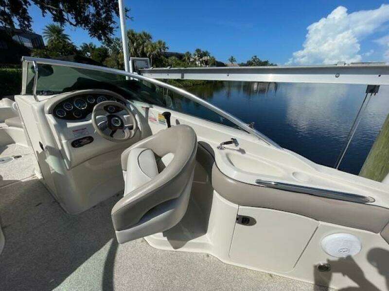 22ft Sea Ray Yacht For Sale