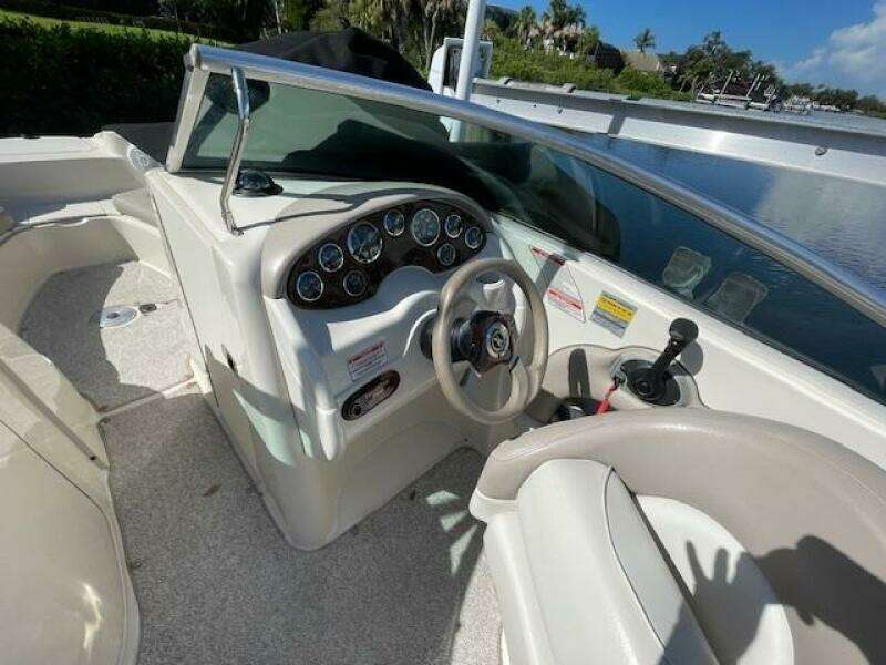 22ft Sea Ray Yacht For Sale
