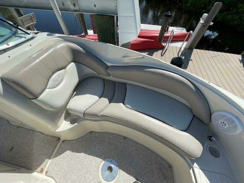 22ft Sea Ray Yacht For Sale