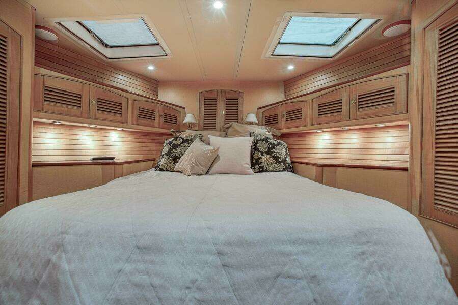 KNOT R O KY HOME 57ft Marlow Yacht For Sale
