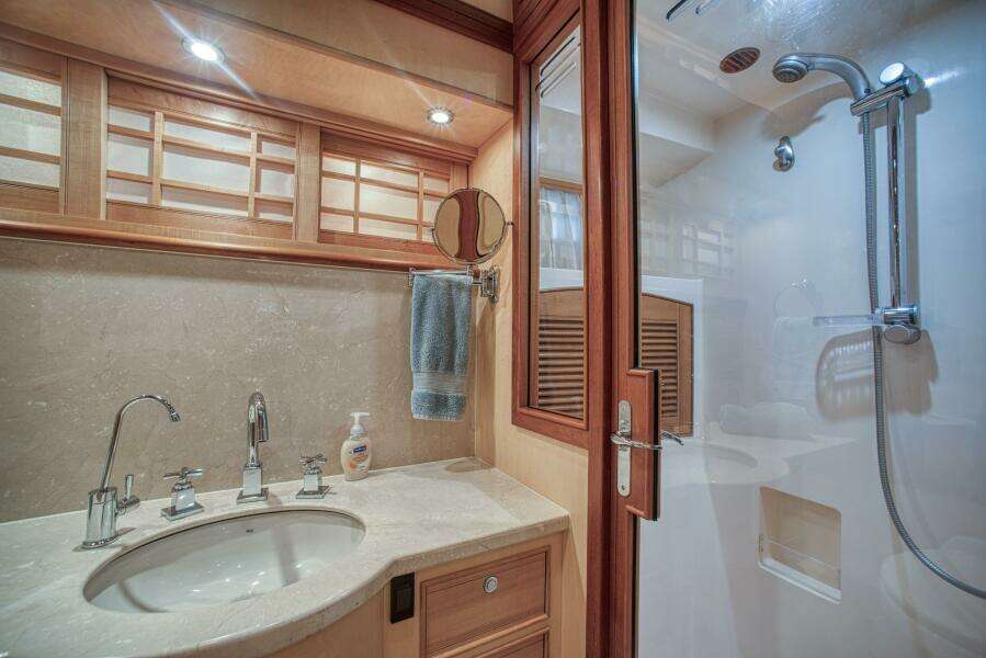 KNOT R O KY HOME 57ft Marlow Yacht For Sale