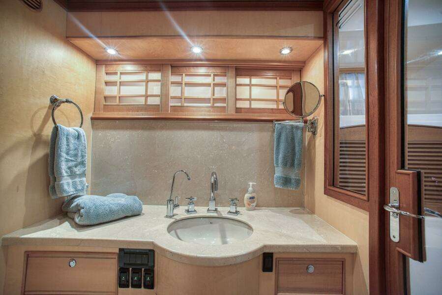 KNOT R O KY HOME 57ft Marlow Yacht For Sale