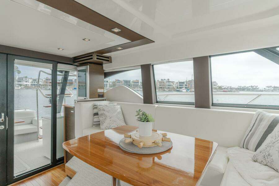 CHAPTER THREE 44ft Tiara Yachts Yacht For Sale
