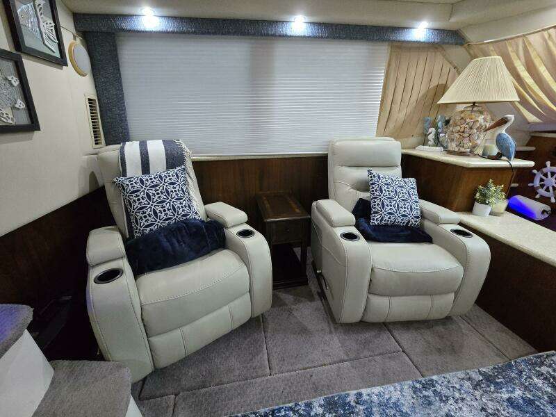 Malissa 35ft Carver Yacht For Sale