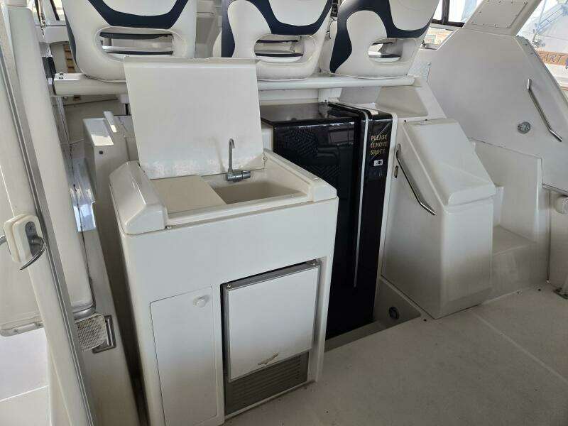 Malissa 35ft Carver Yacht For Sale