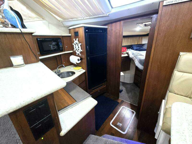 Malissa 35ft Carver Yacht For Sale