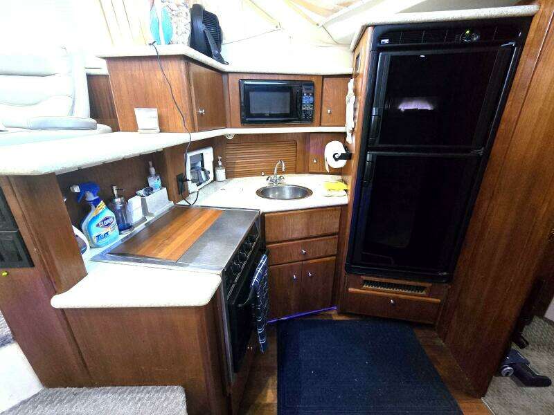 Malissa 35ft Carver Yacht For Sale