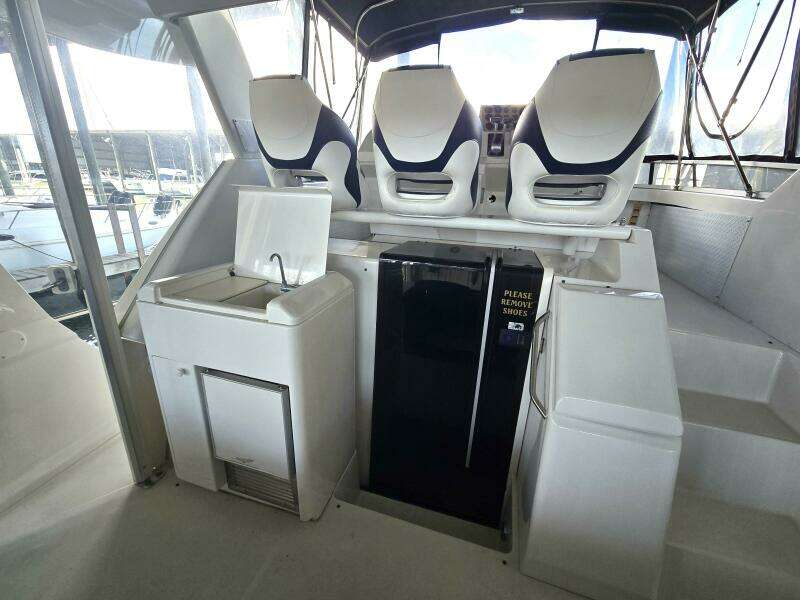 Malissa 35ft Carver Yacht For Sale