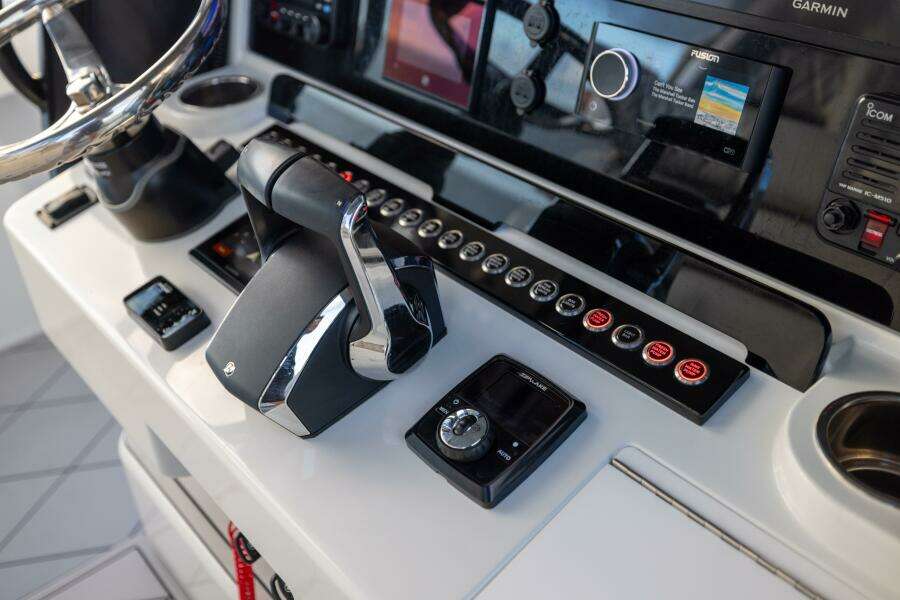 34ft Freeman Yacht For Sale