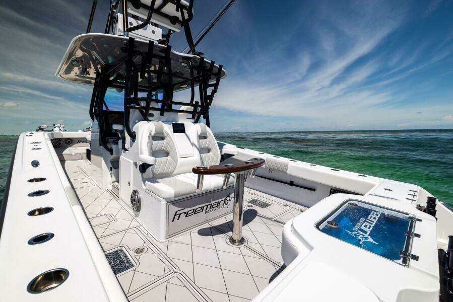 34ft Freeman Yacht For Sale