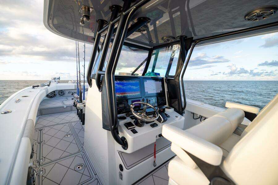 34ft Freeman Yacht For Sale