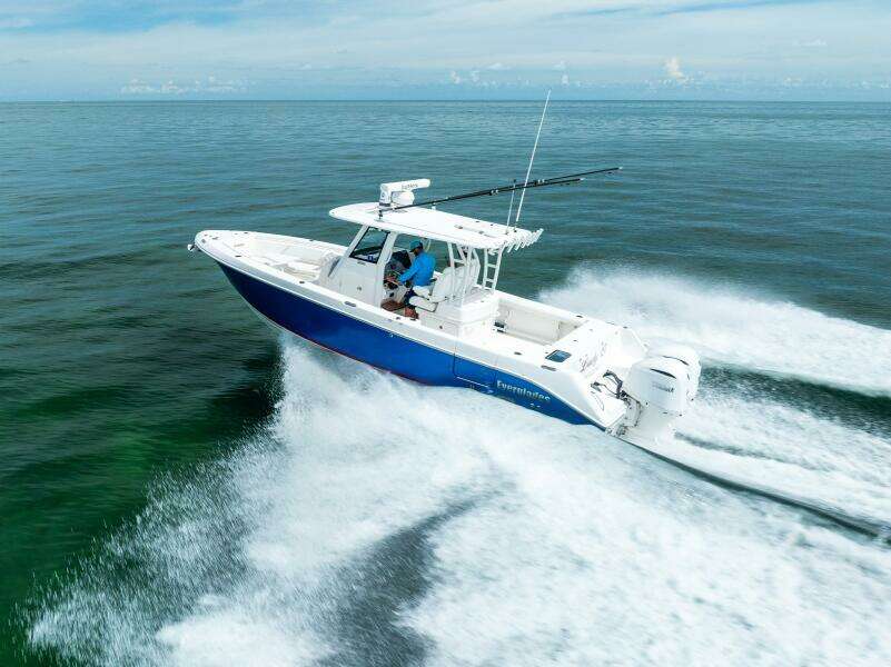 33ft Everglades Yacht For Sale