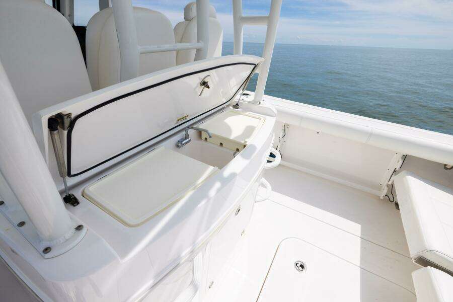 33ft Everglades Yacht For Sale