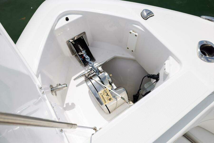 33ft Everglades Yacht For Sale