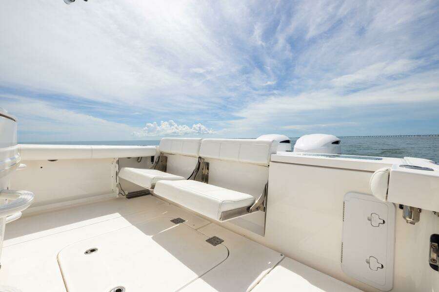 33ft Everglades Yacht For Sale