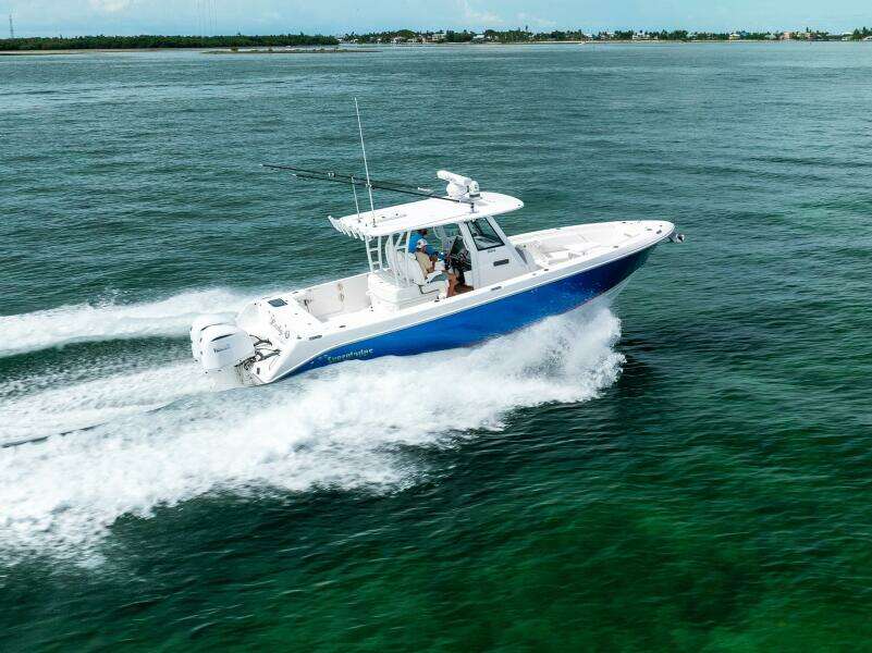 33ft Everglades Yacht For Sale