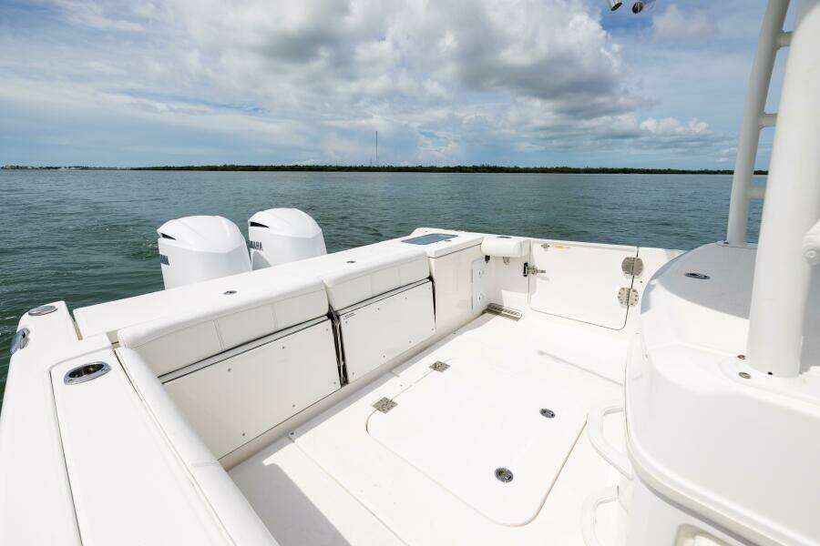 33ft Everglades Yacht For Sale