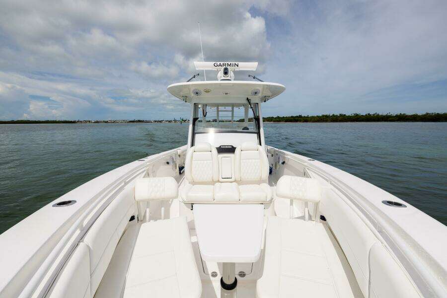 33ft Everglades Yacht For Sale