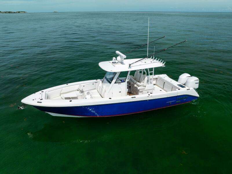 33ft Everglades Yacht For Sale
